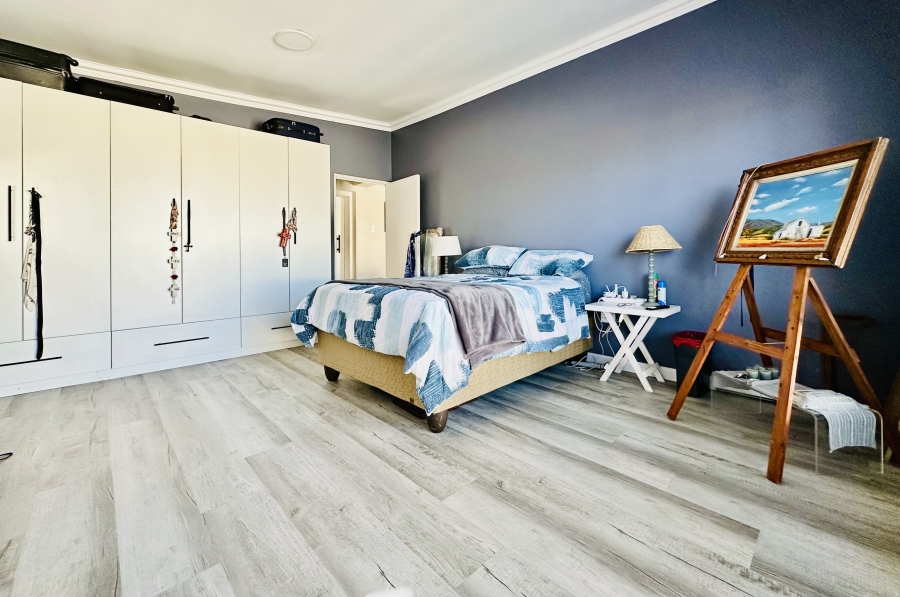 5 Bedroom Property for Sale in Onrus Western Cape